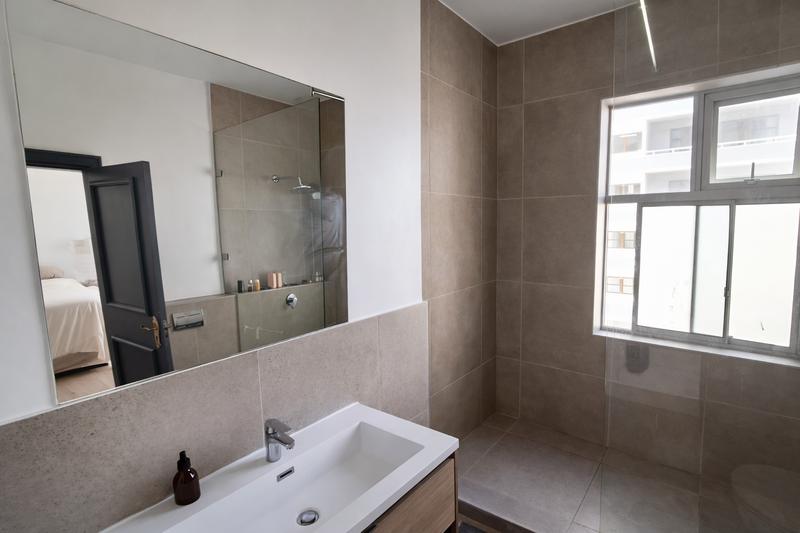 1 Bedroom Property for Sale in Sea Point Western Cape